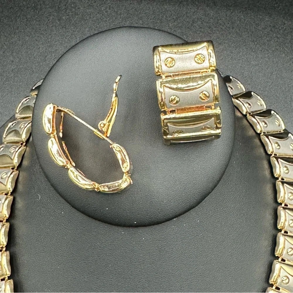 Striking Chunky Silver and Gold Tone Modern Collar Necklace and Earring Set - Picture 2 of 12
